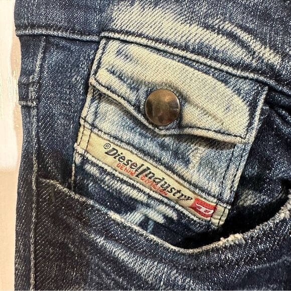 A21- DIESEL Livy Biker Jeans Size 24W x 30L. H2H 35 - Picture 3 of 6